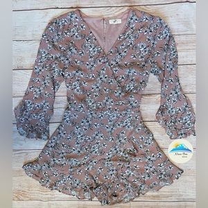 Dusty pink floral ruffle 3/4 sleeves jumper size M